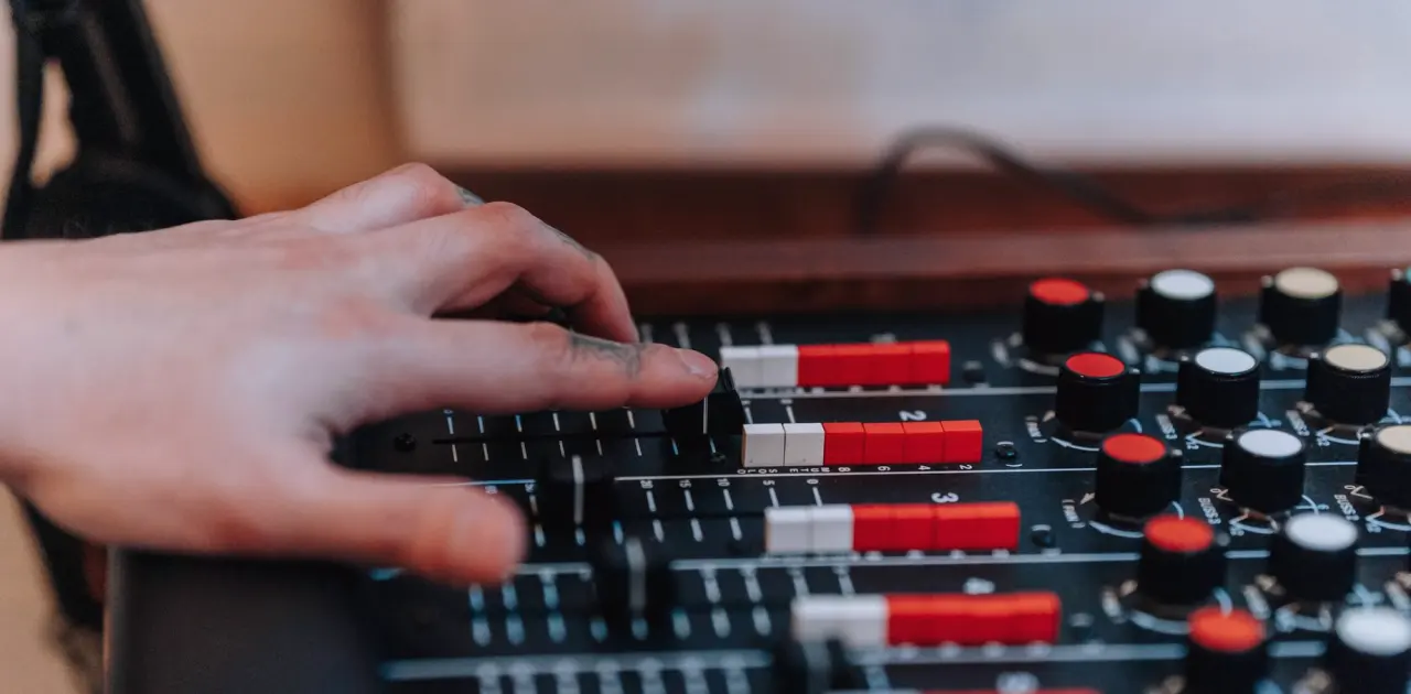 What Should an Audio Team Know Before the Show Goes Live?
